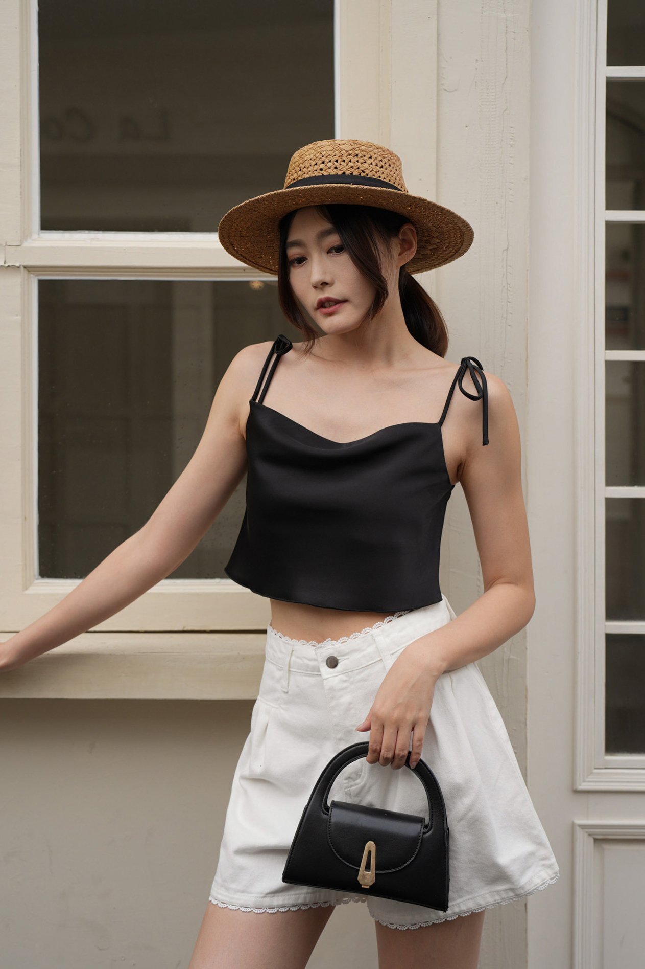 法式緞面細肩綁帶背心