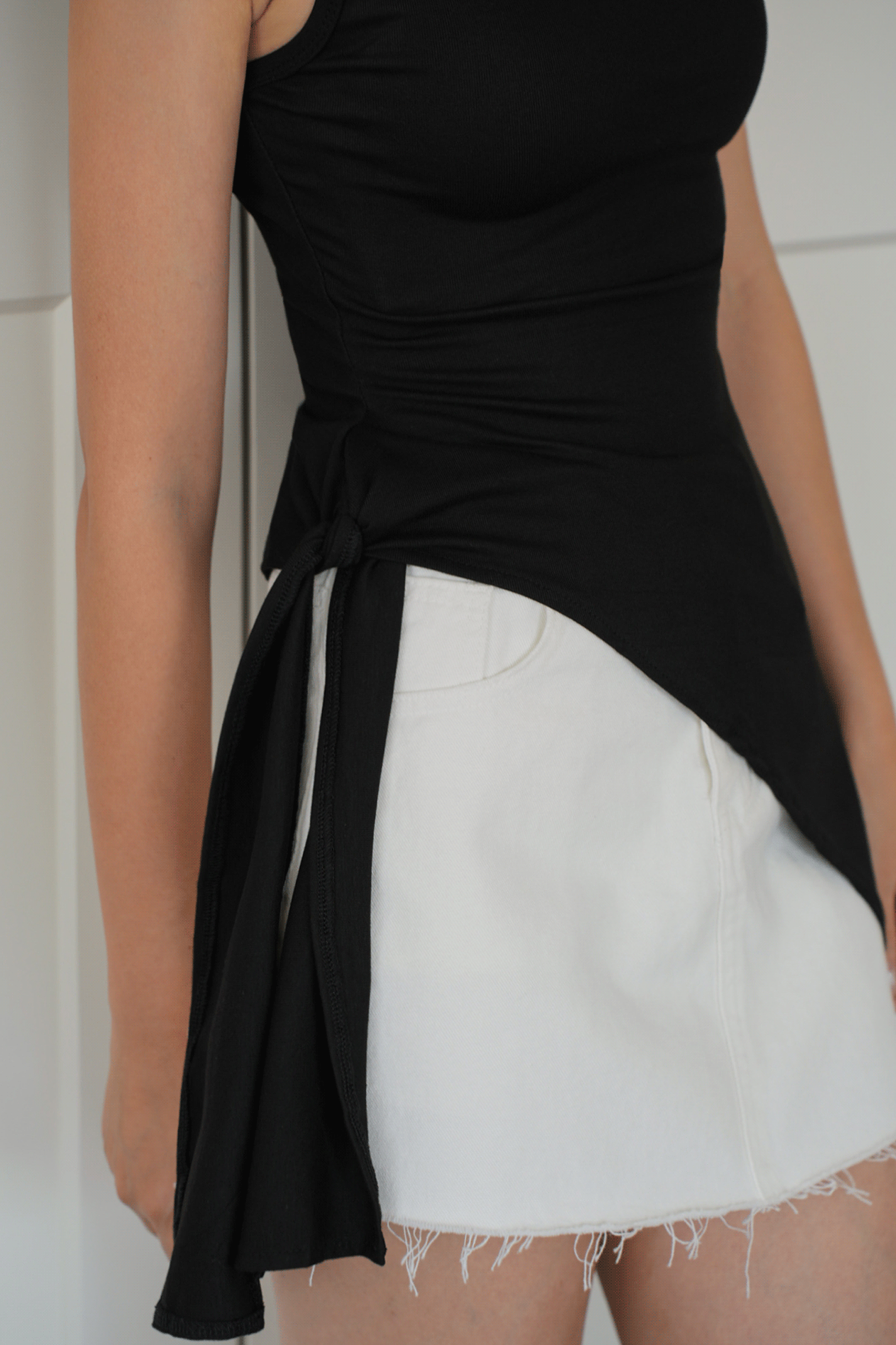 斜角側綁帶彈性背心