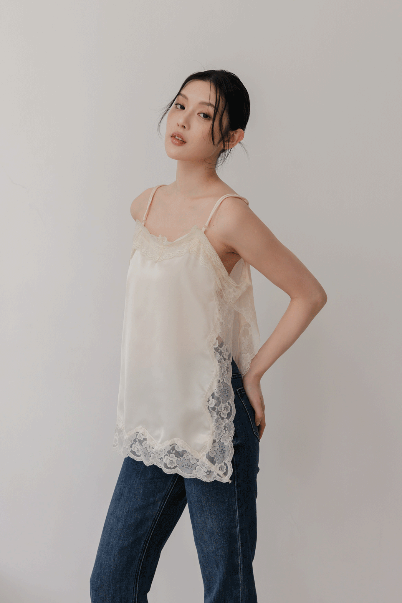 法式蕾絲緞面細肩背心