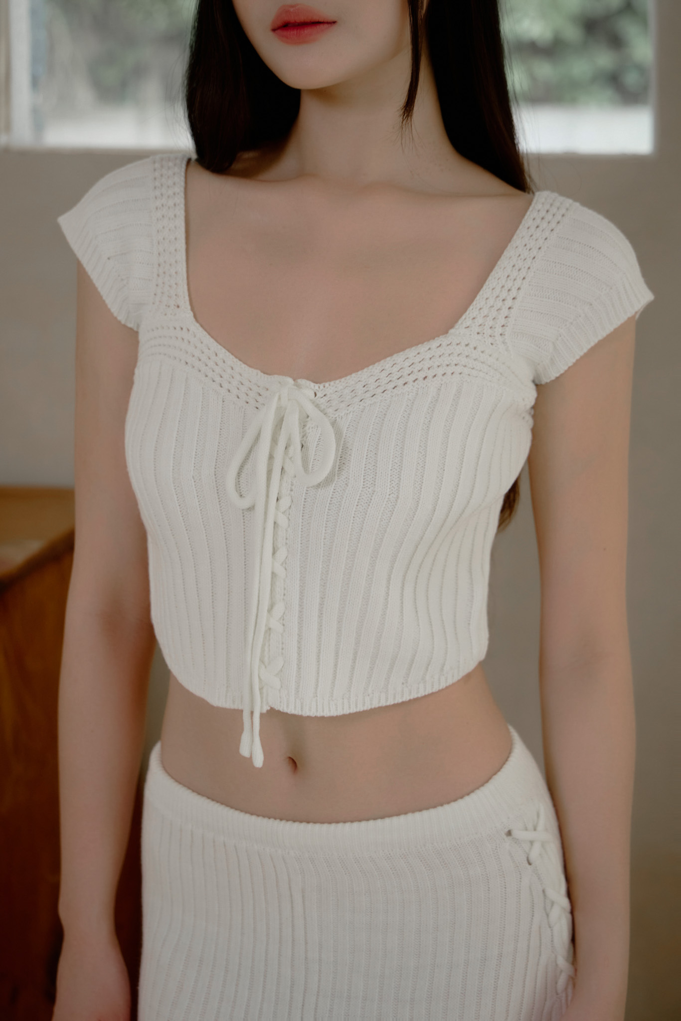 坑紋粗針綁帶造型上衣