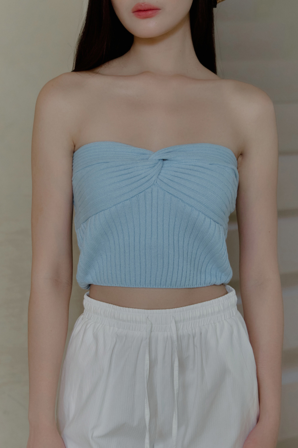 坑紋粗針扭結平口上衣