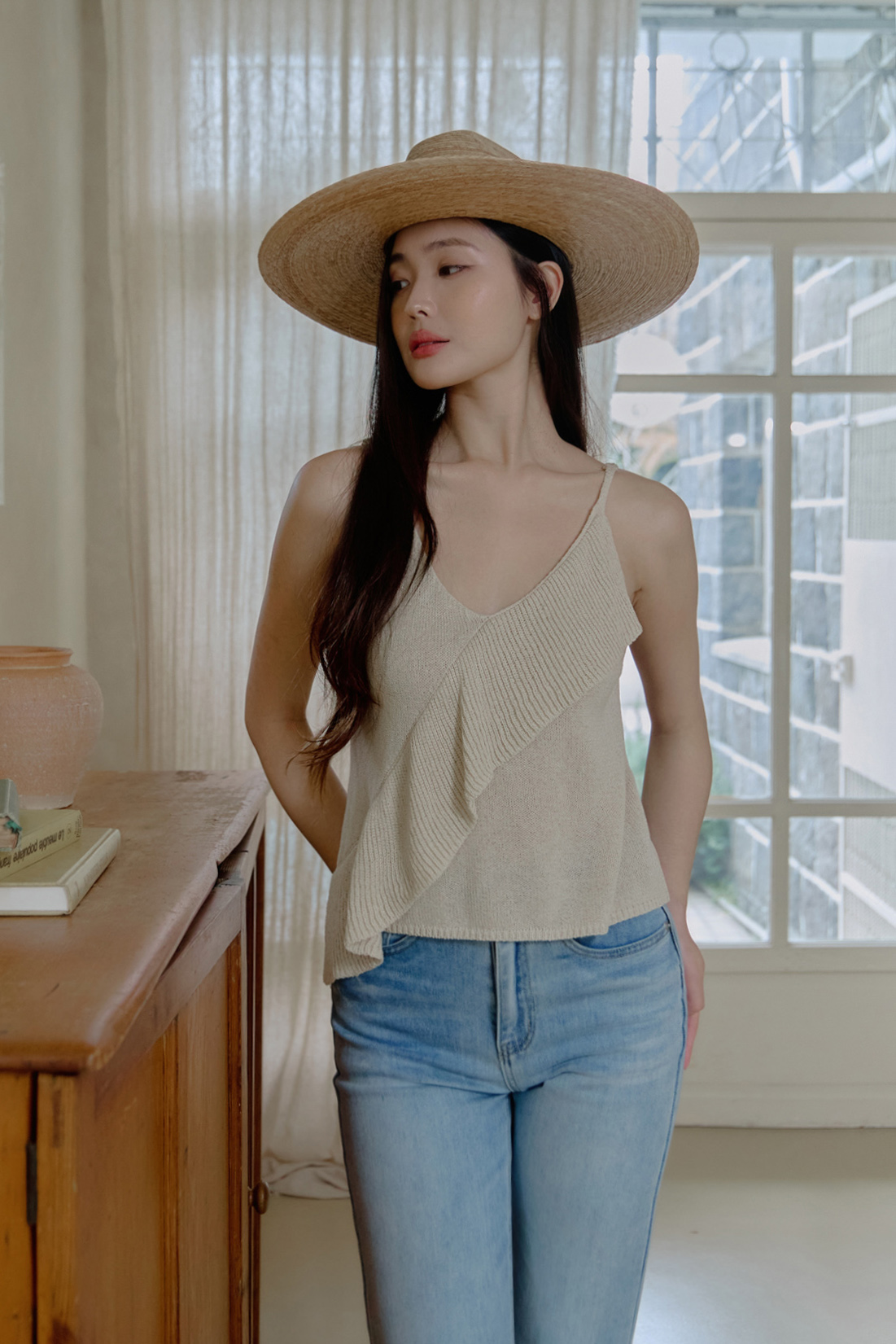 不對稱荷葉細肩針織背心