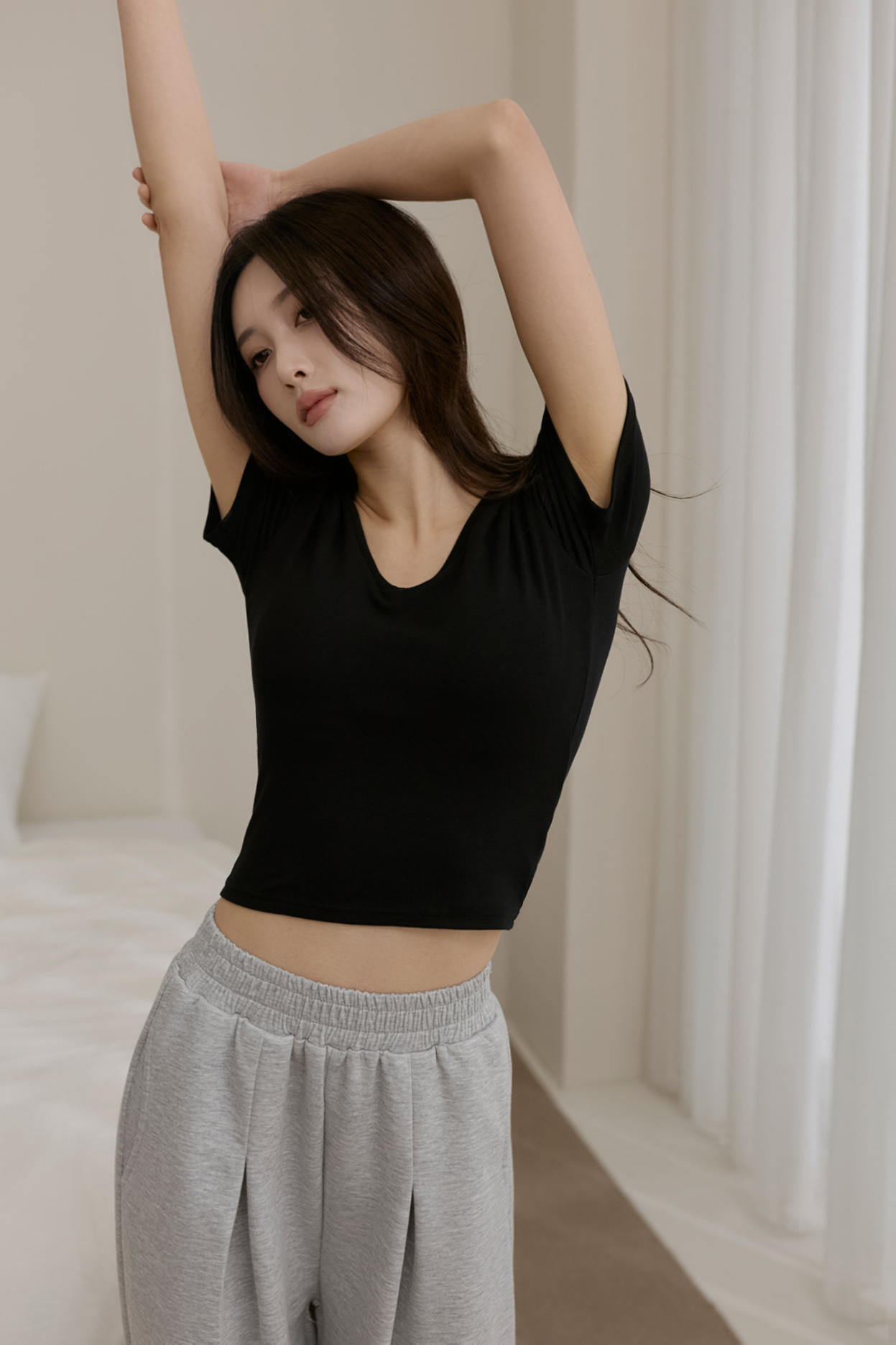 短版微V領BRA短袖上衣