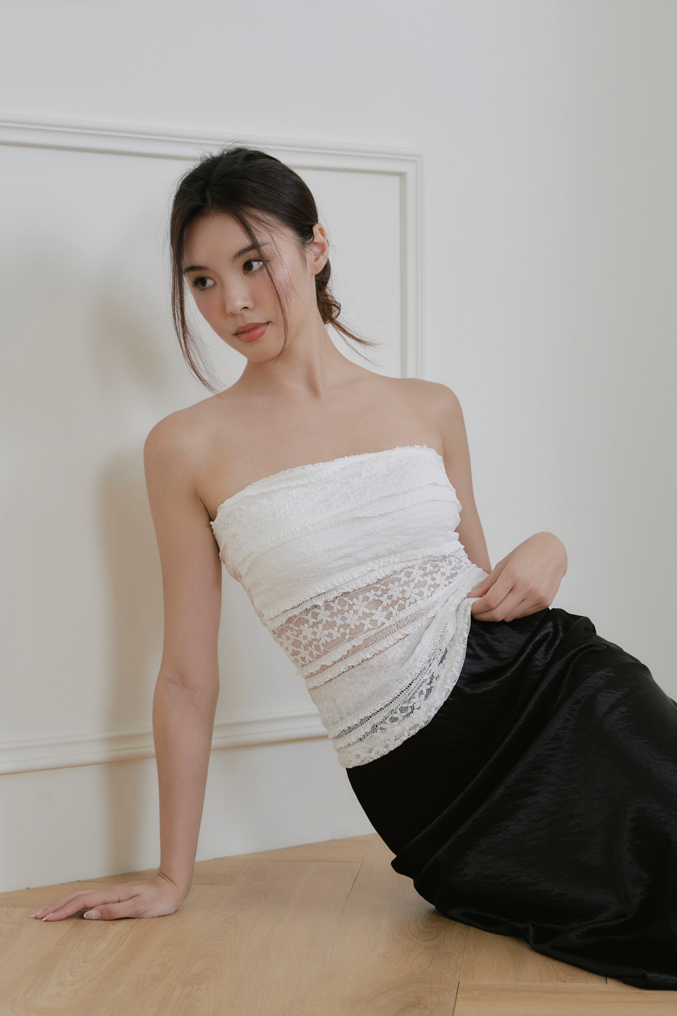 蕾絲簍空平口BRA TOP