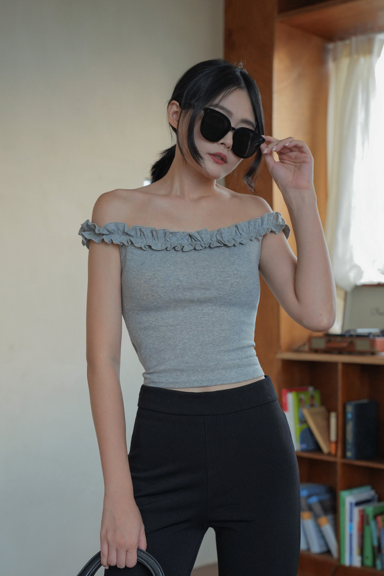 荷葉彈性一字領上衣