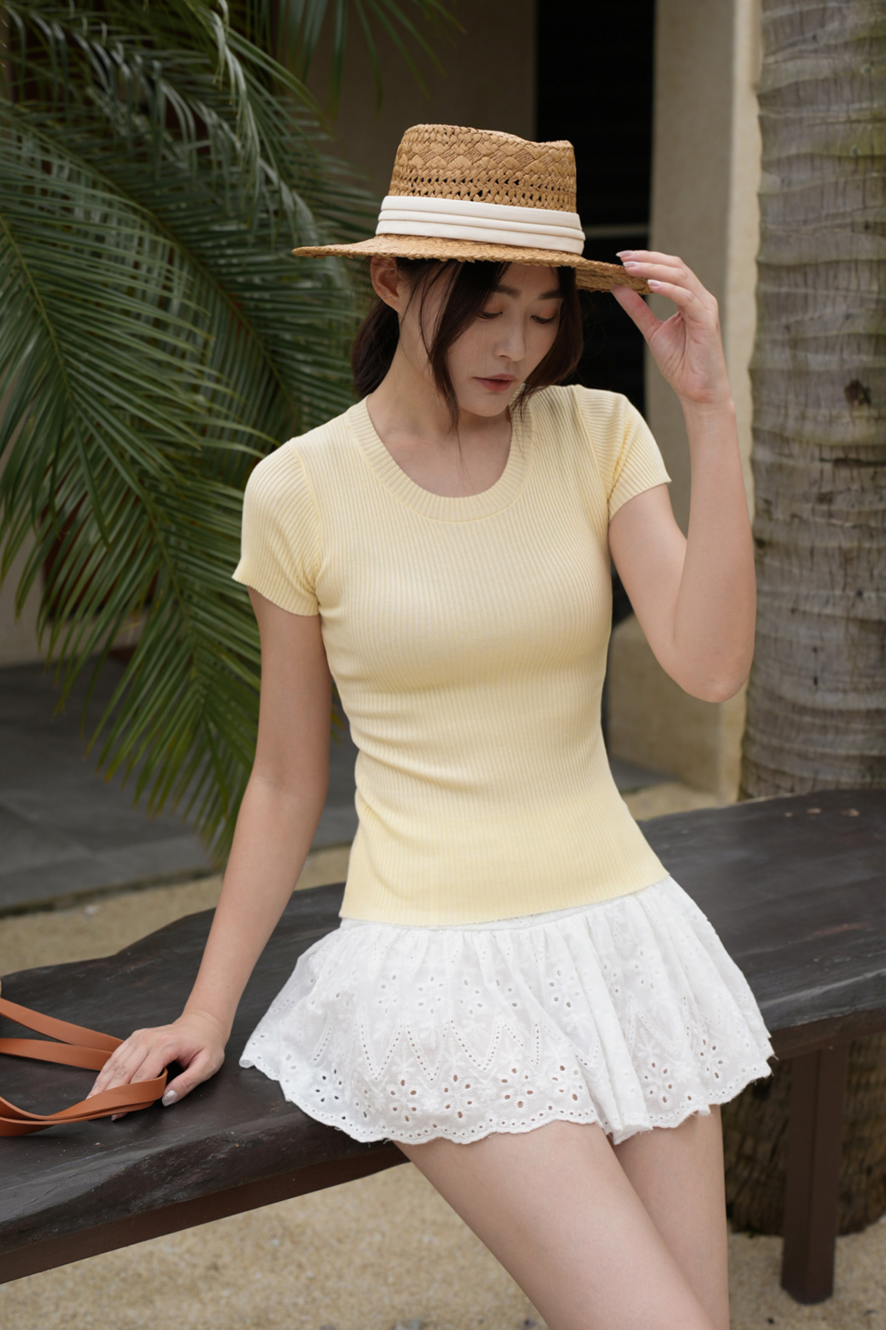 涼感紗圓領修身短袖上衣