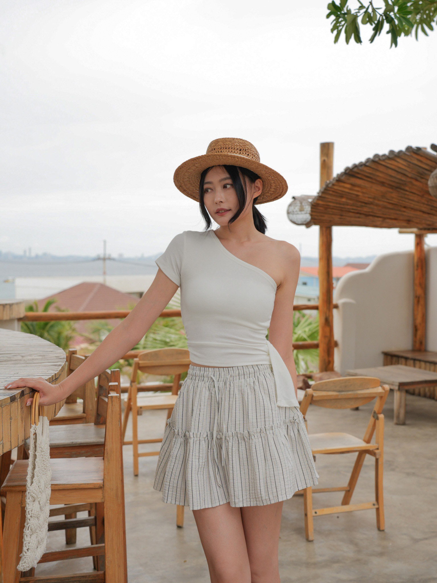 時髦單肩造型上衣BRA TOP