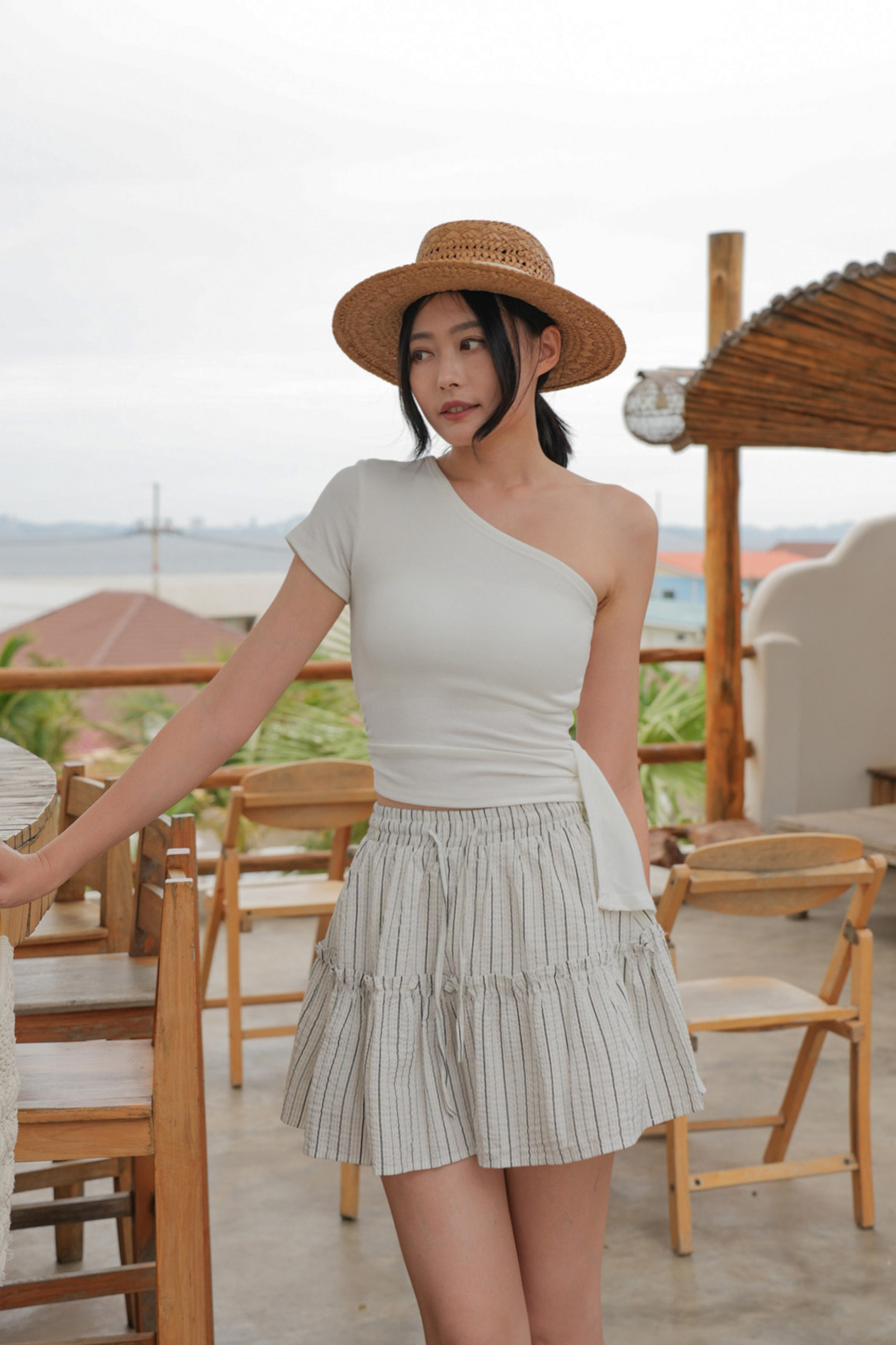 時髦單肩造型上衣BRA TOP