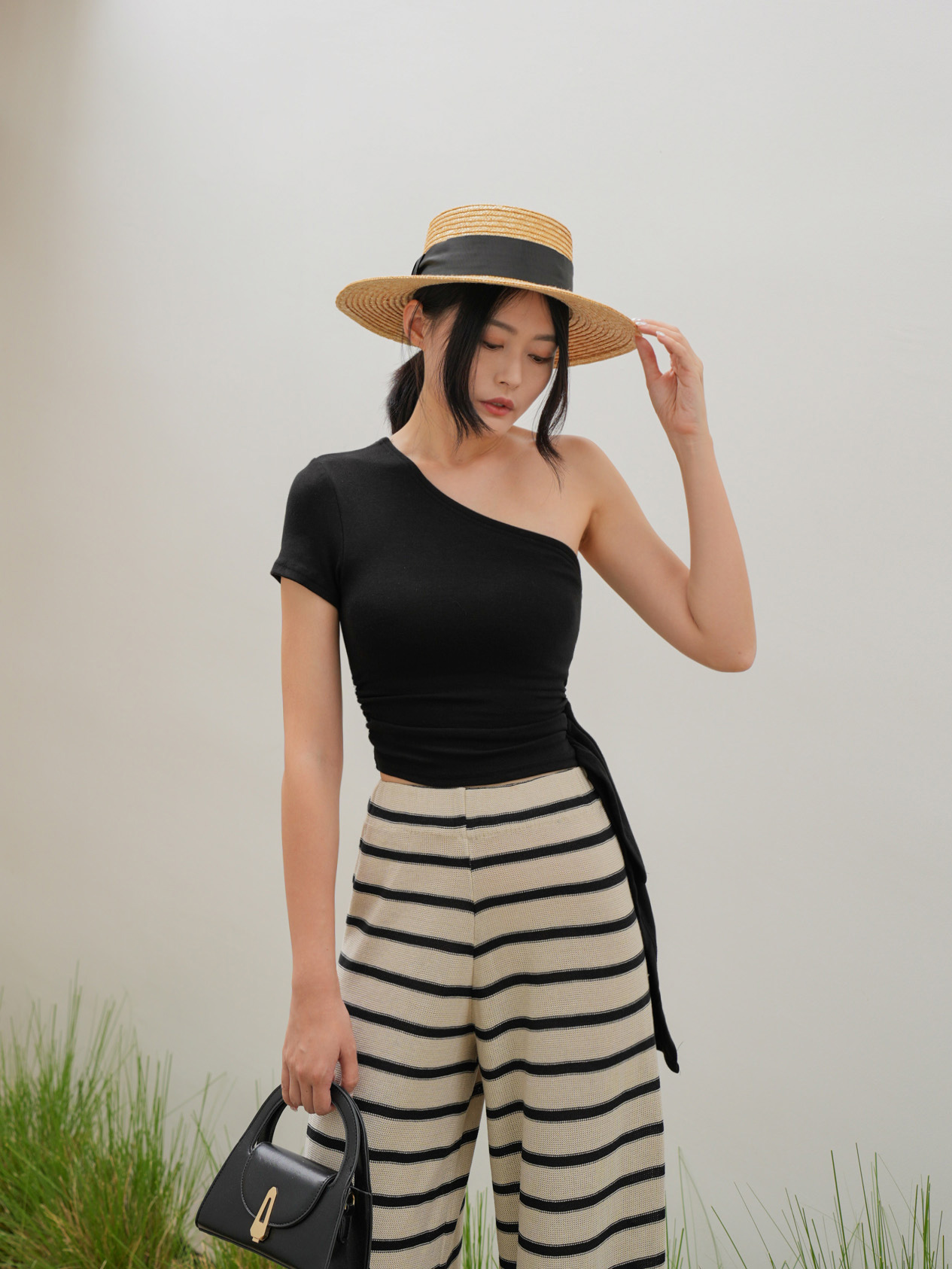 時髦單肩造型上衣BRA TOP