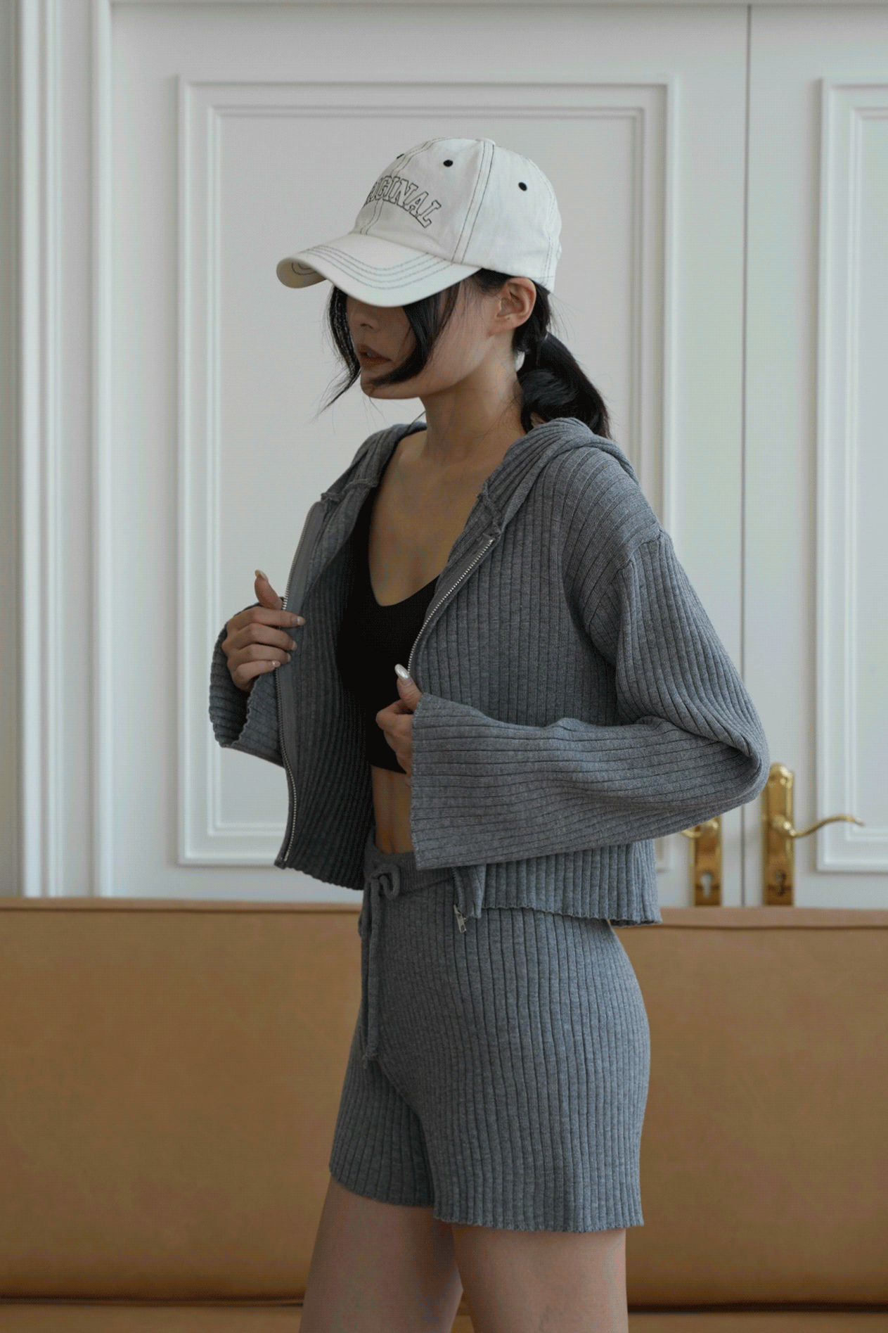 輕柔坑條針織連帽拉鍊外套