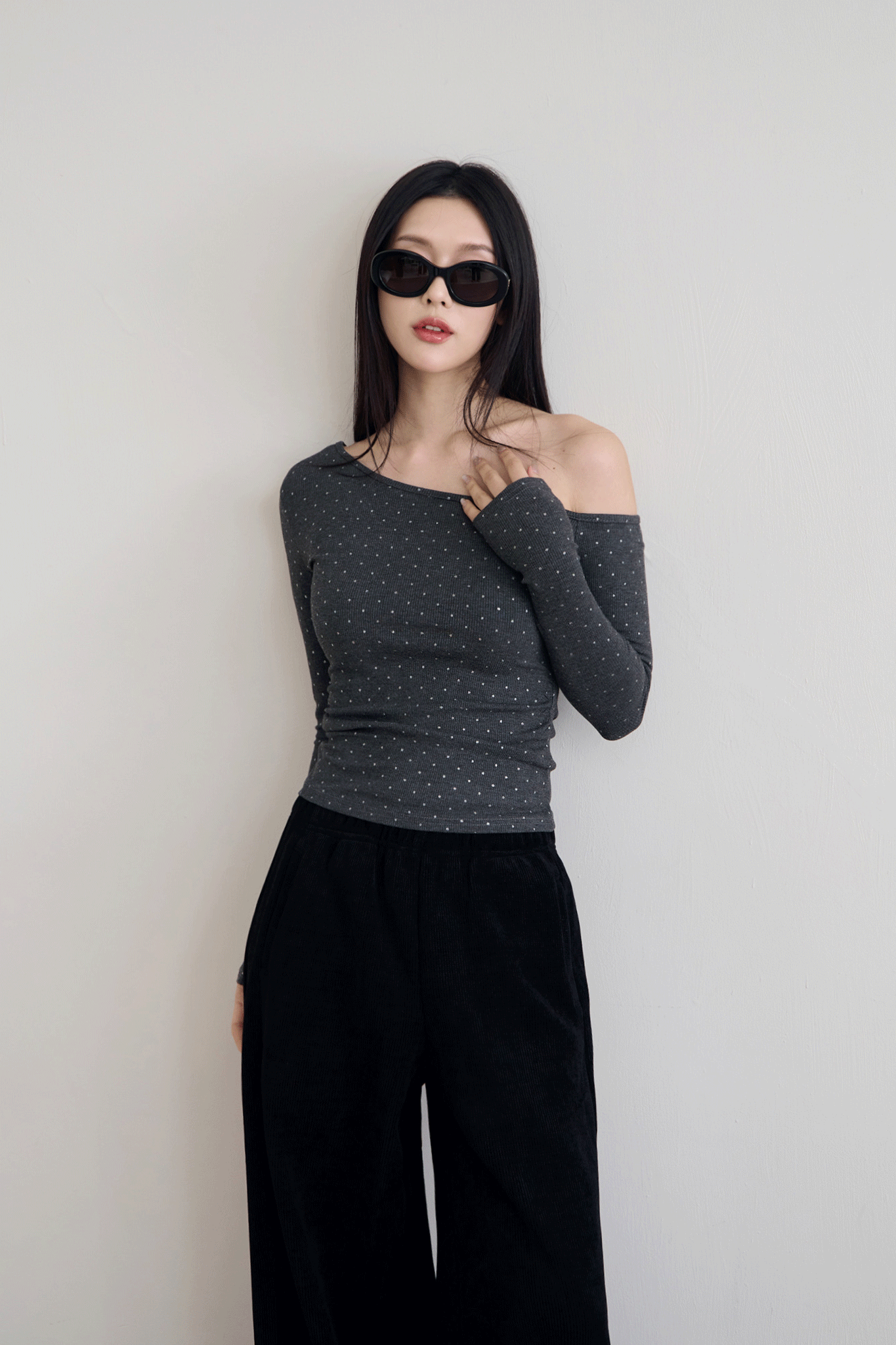 細閃點點斜肩彈性上衣