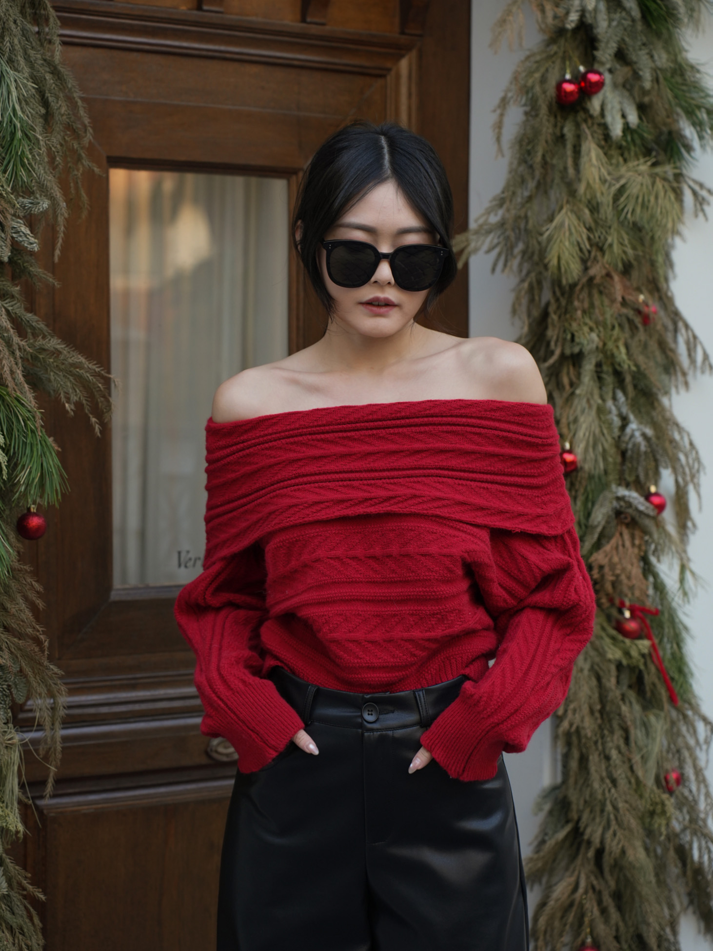 麻花一字領毛衣