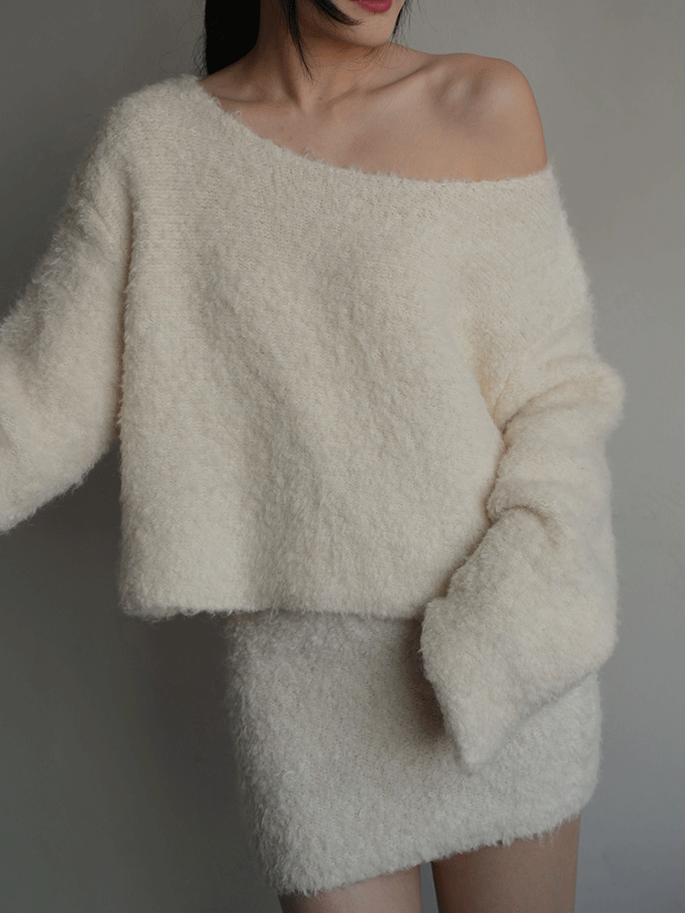 羊毛圈圈紗短版大圓領上衣