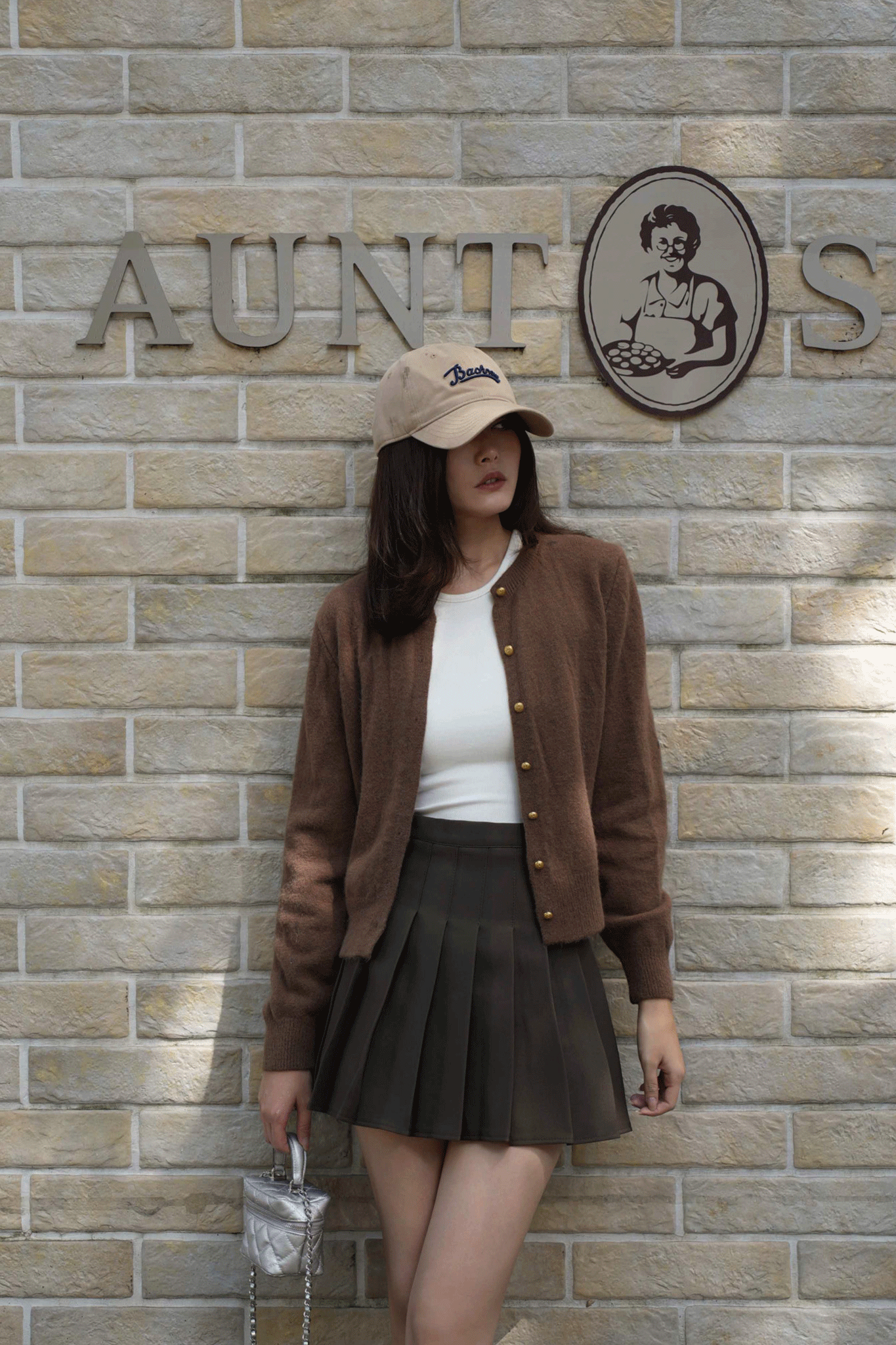 質感金釦圓領針織外套