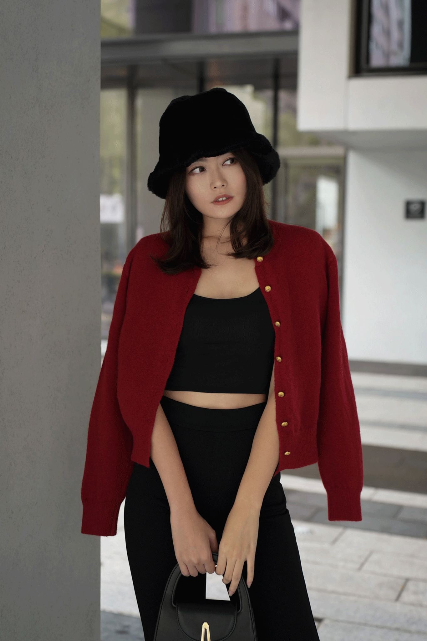 質感金釦圓領針織外套