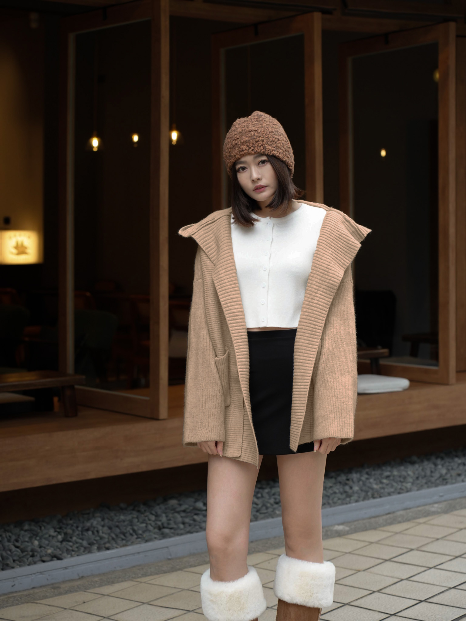 厚磅羊絨連帽口袋針織外套