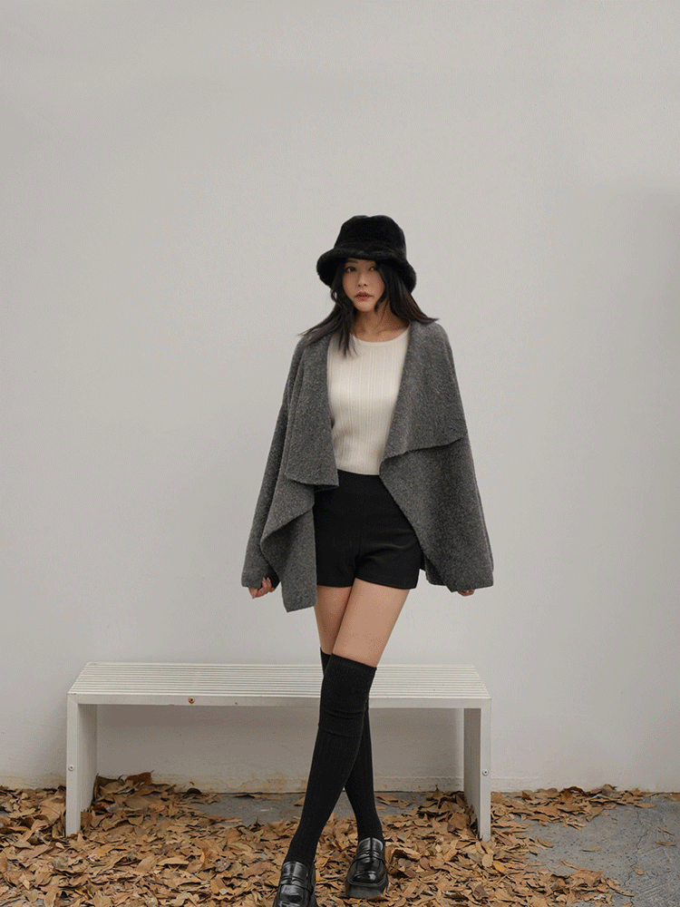 羊絨翻領針織外套