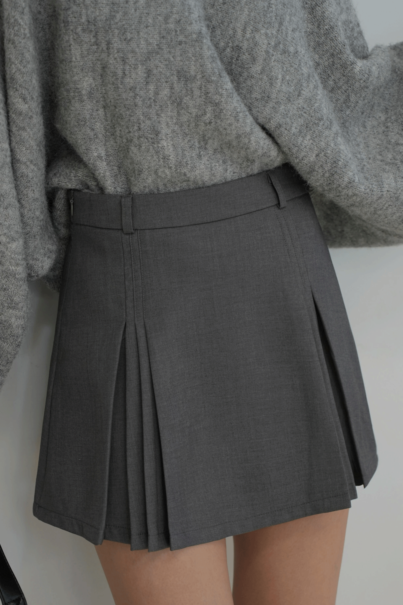 時髦打褶西裝短裙