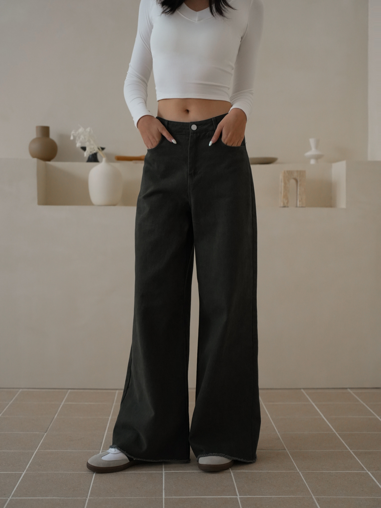 水洗牛仔不收邊寬褲