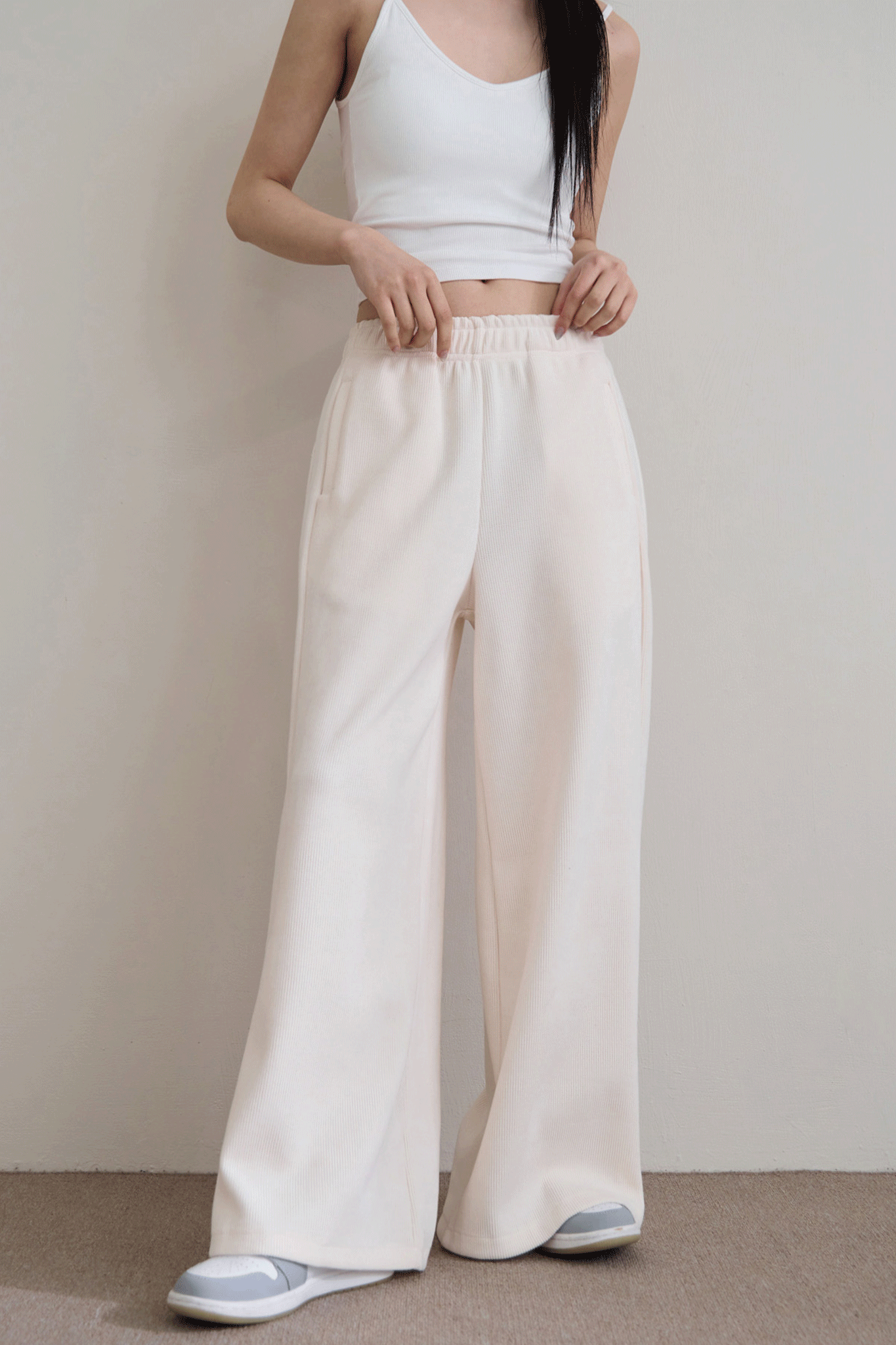 挺版坑紋棉休閒寬褲