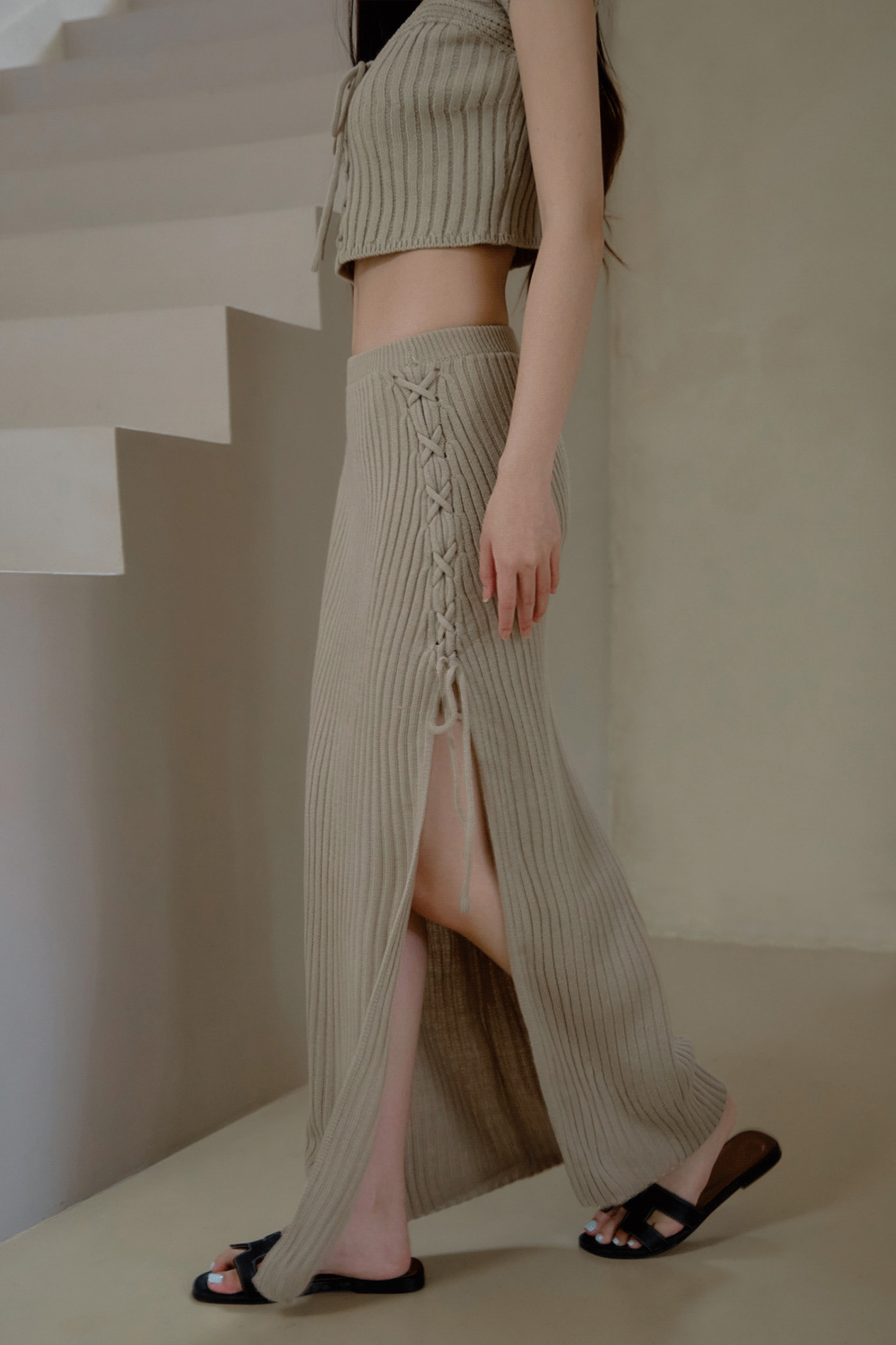 坑紋粗針綁帶側開岔長裙