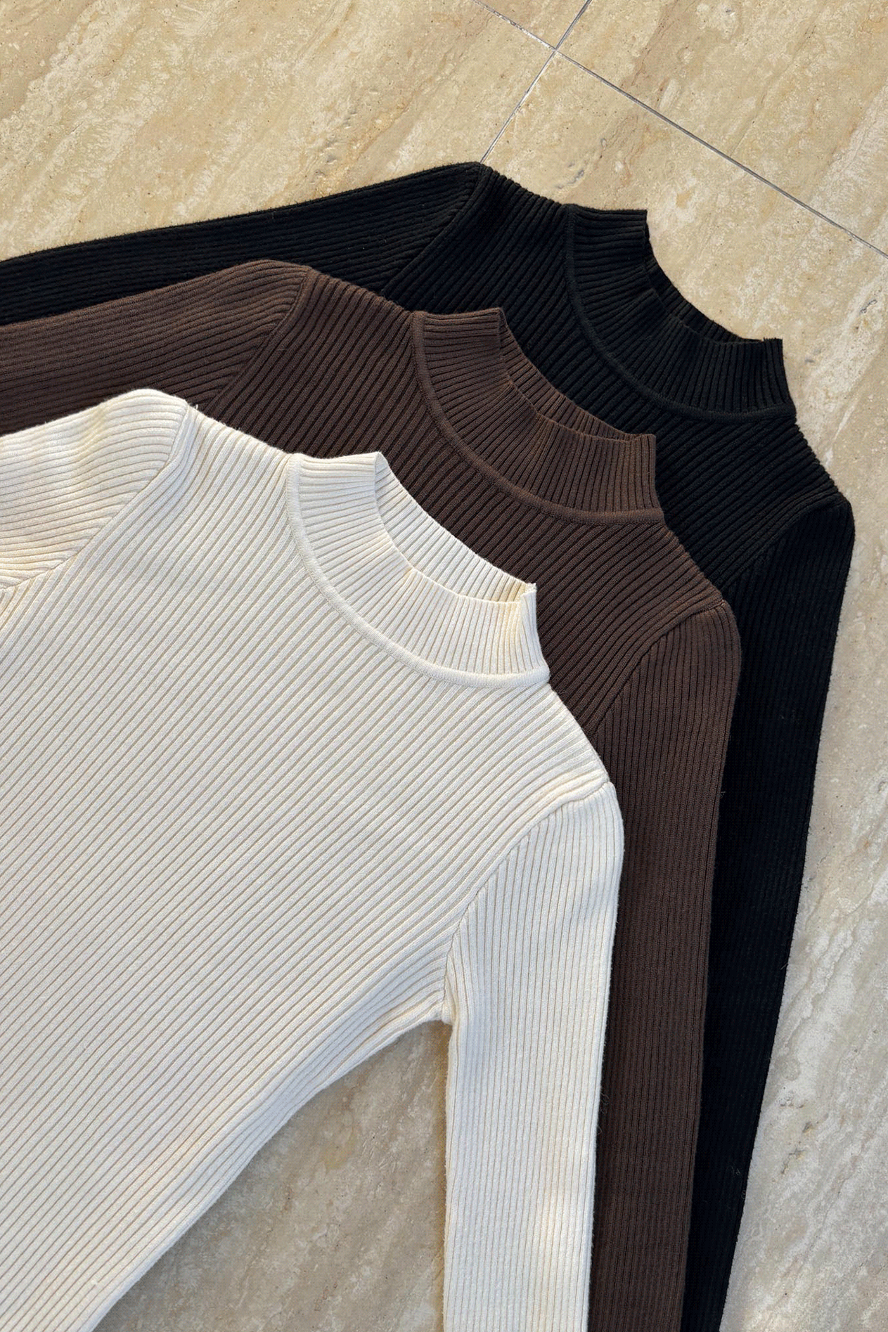 微高領坑條針織短洋裝