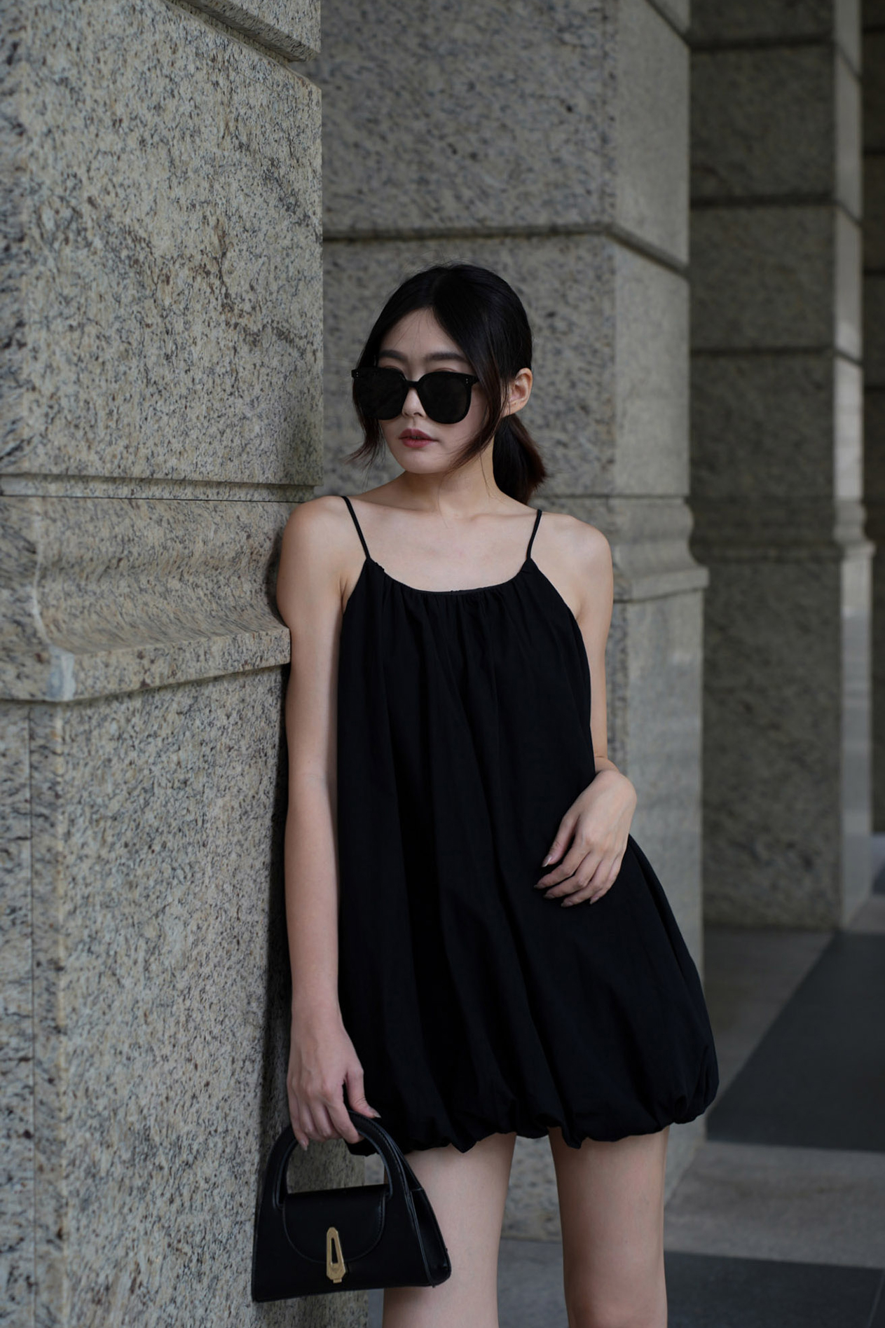 質感細肩花苞短洋裝