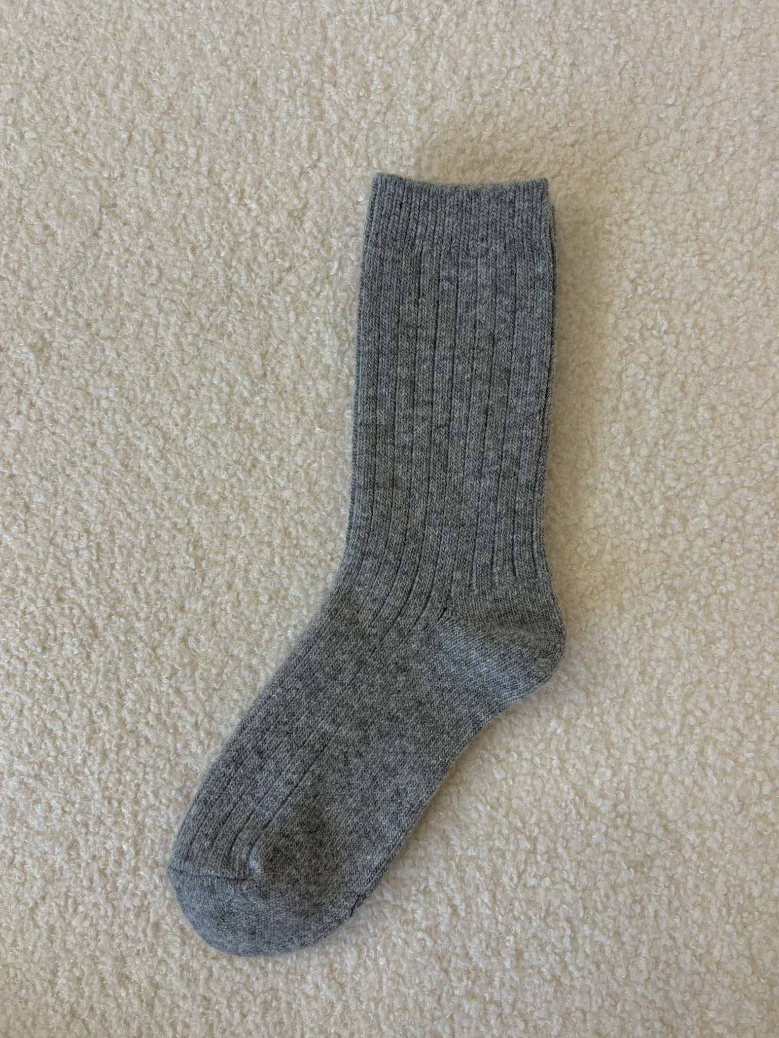 韓國坑條羊毛中筒襪
